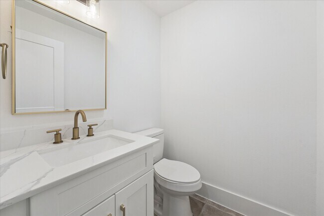 Building Photo - 1405 W 23rd St