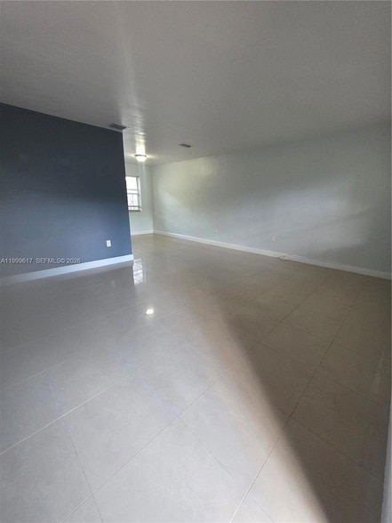 Building Photo - 2834 SW 37th Ave
