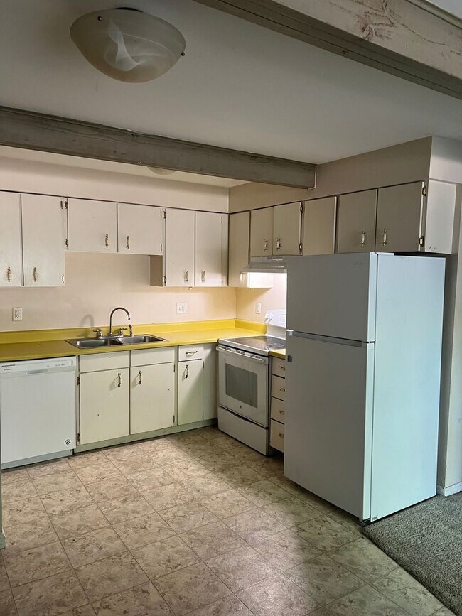 Building Photo - 1 bedroom, 2 lofted conforming rooms/ 1.5 bathroom A frame in southwest Columbia