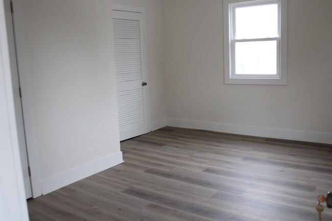 Building Photo - 9387 Mink St SW