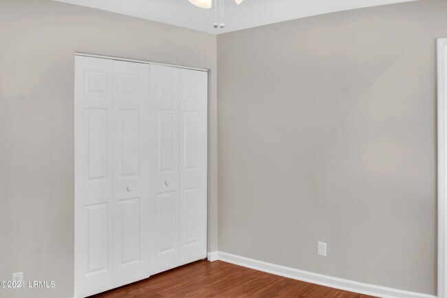 Building Photo - 25 Robin Way