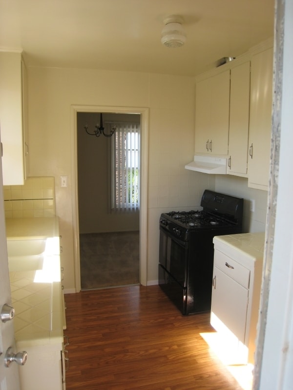 Kitchen - Magnolia Apartments