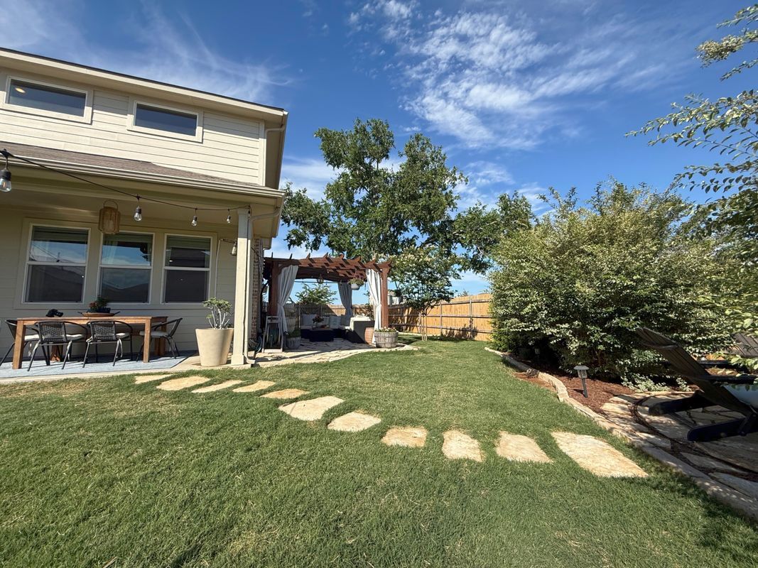 Building Photo - 148 Callado Cir