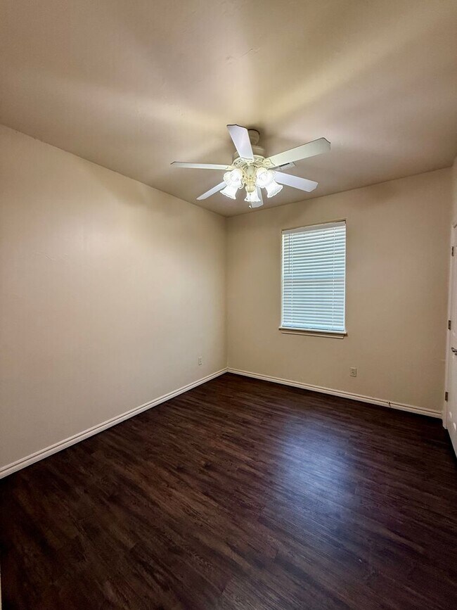 Building Photo - Beautiful Home in Moore - 3 Bed, 2 Bath, P...