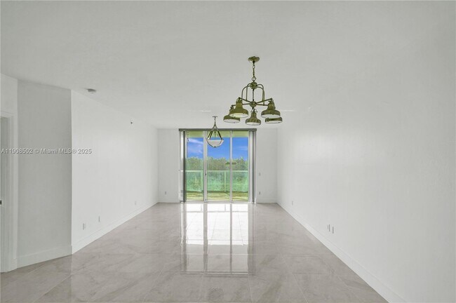 Building Photo - 14951 Royal Oaks Ln