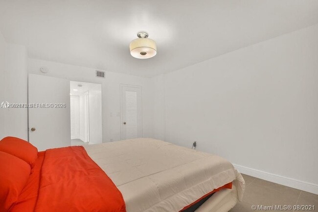 Building Photo - 18041 Biscayne Blvd