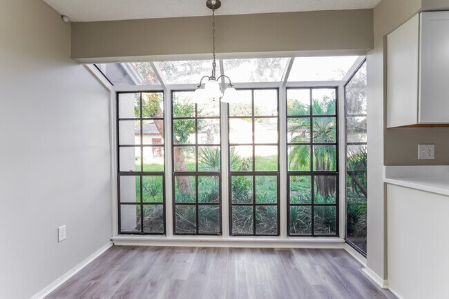 Building Photo - Spacious 3-Bedroom Eustis Home