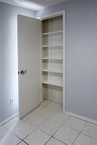 Building Photo - 4908 Oakbluff Dr