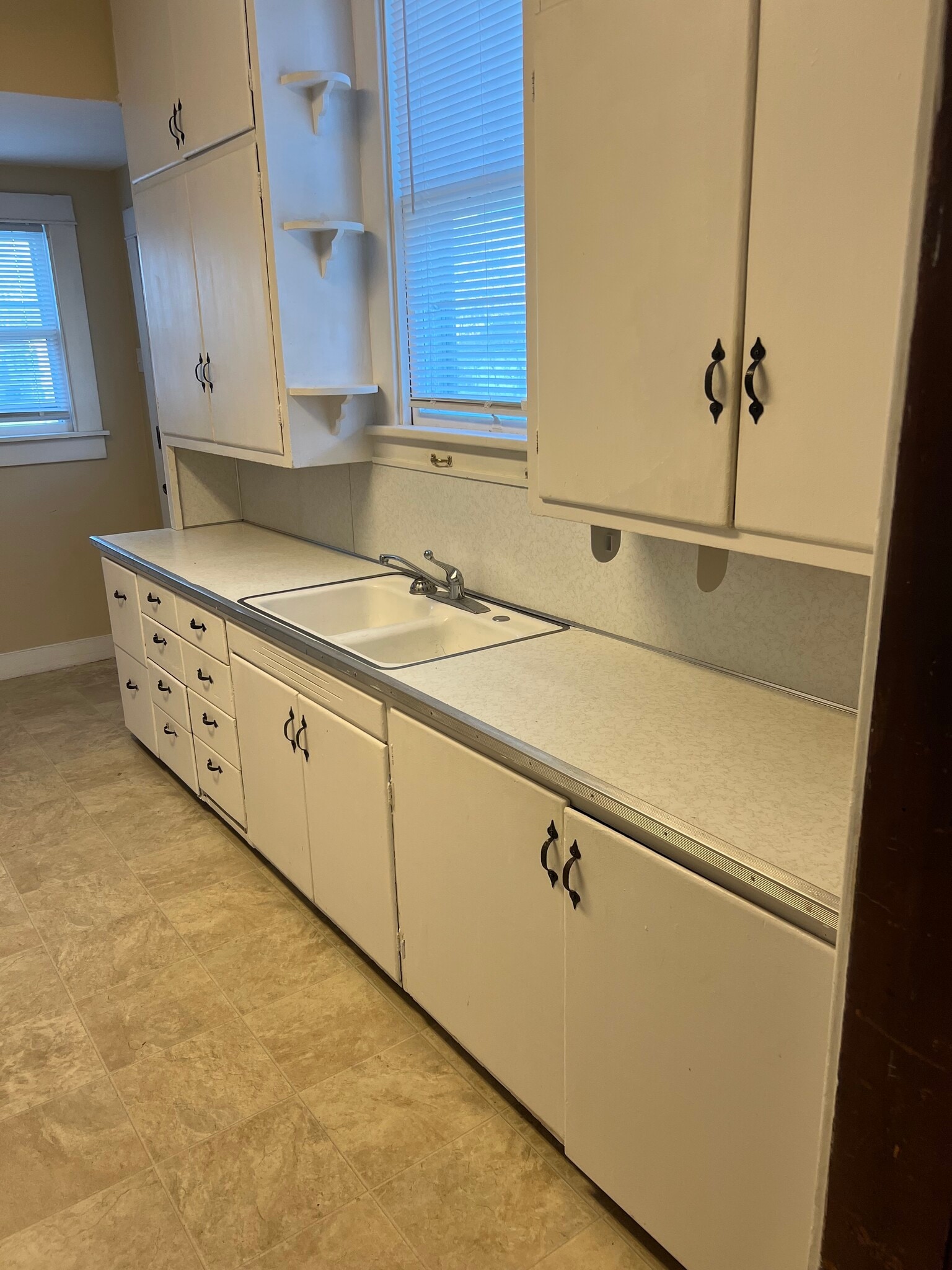 Kitchen - 2921 Avenue L