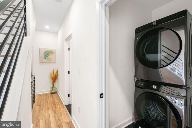 Building Photo - 2231 Earp St