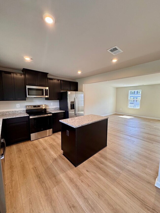Building Photo - 2905 Orchard Ridge Lane