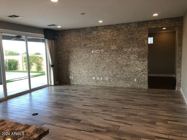 Building Photo - 3200 S Arizona Pl