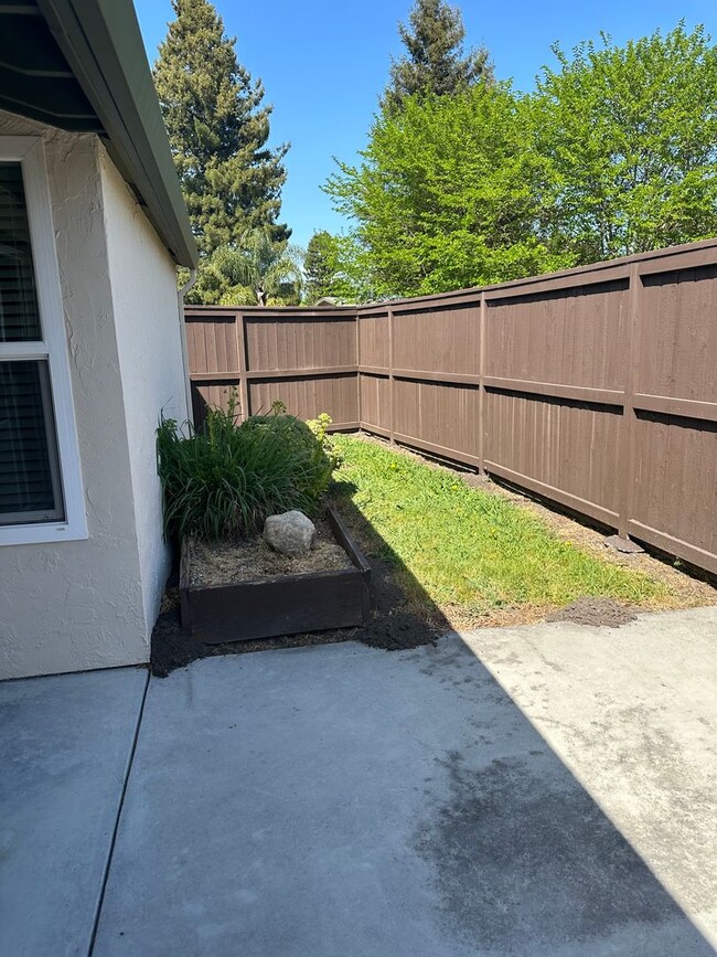 Building Photo - Cozy 3-Bed, 2-Bath Home in Lincoln Manor