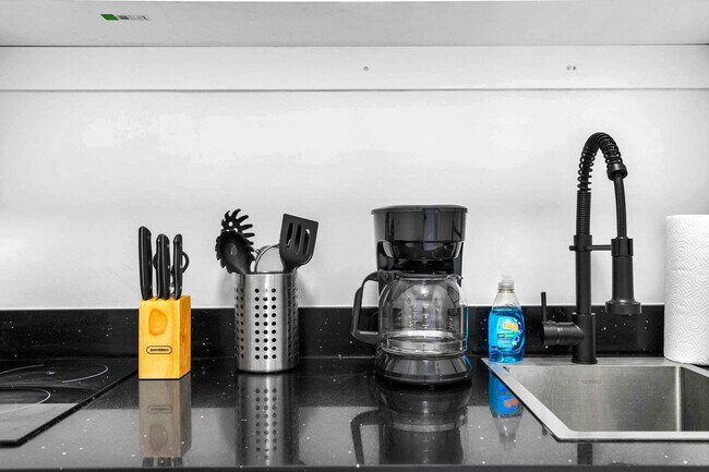 Building Photo - 1350 NW 28th St