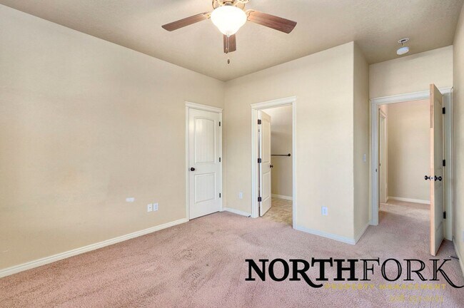 Building Photo - Low Maintenance Craftsman Home in Nampa