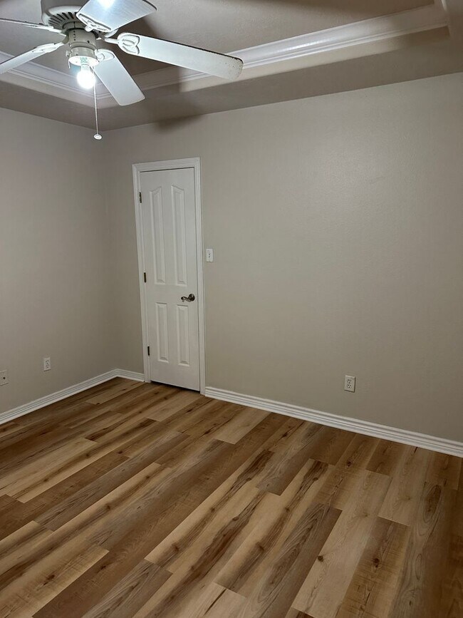 Building Photo - 3707 Essen Loop