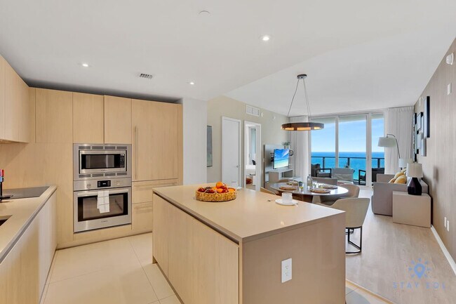 Building Photo - 4111 S Ocean Dr