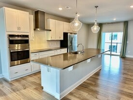 Gourmet Kitchen - 1253 S Blount St