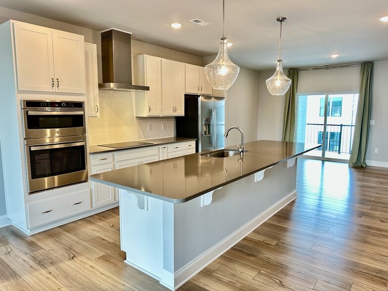 Gourmet Kitchen - 1253 S Blount St