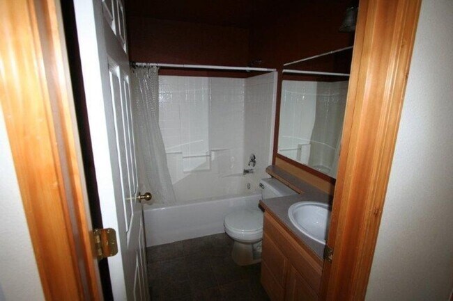 Building Photo - Adorable two bedroom home located in Post ...