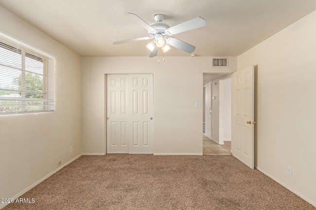 Building Photo - 550 W 19th St