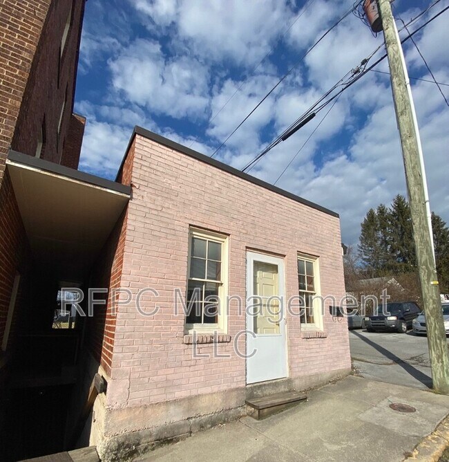 Building Photo - 101 N 2nd St