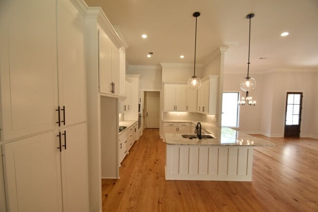 Building Photo - First Months Rent  Move In Special just $1799