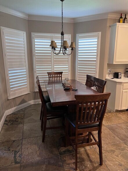 dining nook - 1708 Nutshell Ct