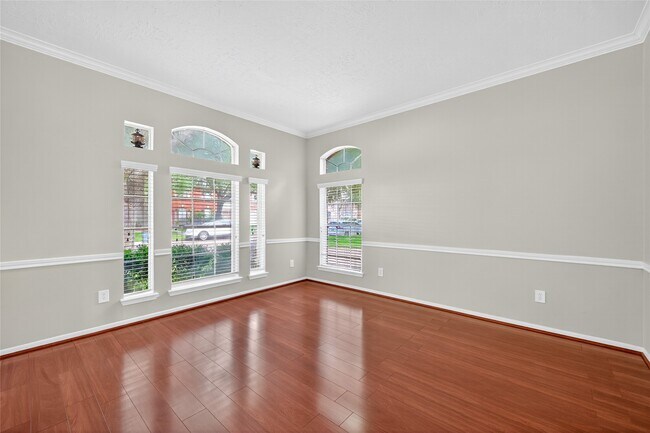 Building Photo - 11931 McKinney Falls Ln