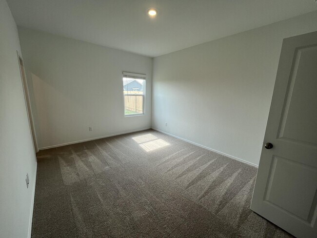 Building Photo - 2327 Red Sky Dr