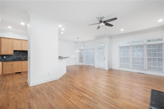 Building Photo - 5468 Wentworth St