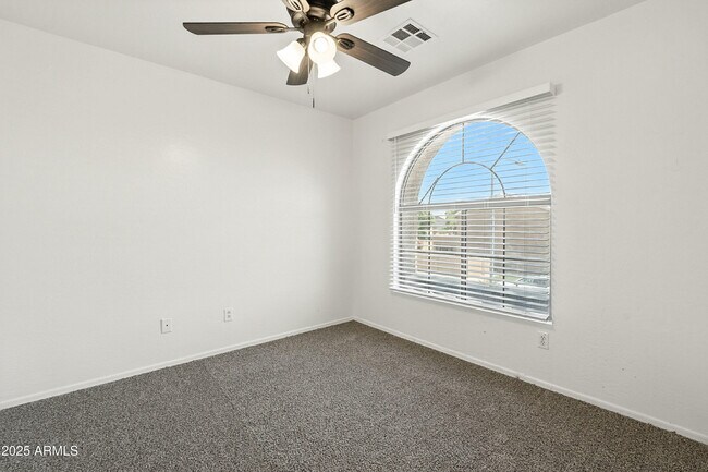 Building Photo - 6412 N 78th Ln
