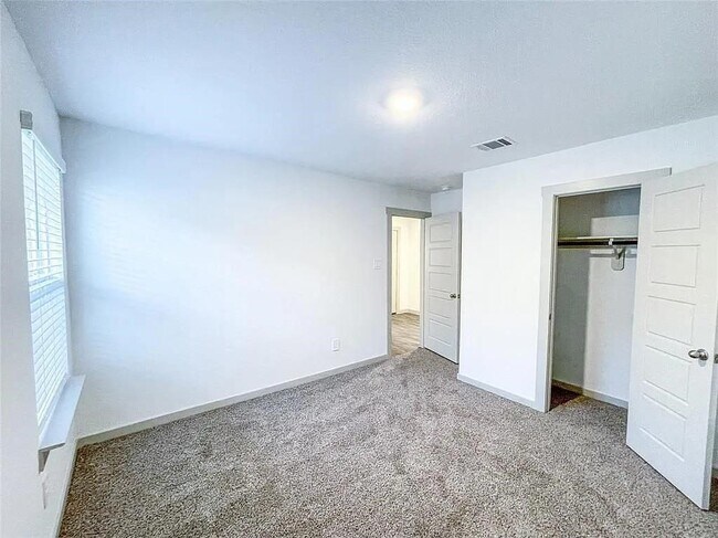 Building Photo - 7822 Golden Rubia Ln