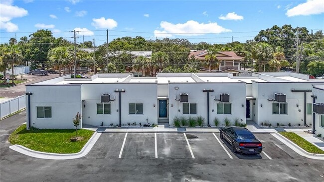 Building Photo - 326 S Grosse Ave