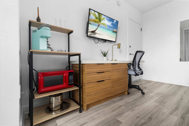 Building Photo - 2602 Hallandale Beach Blvd