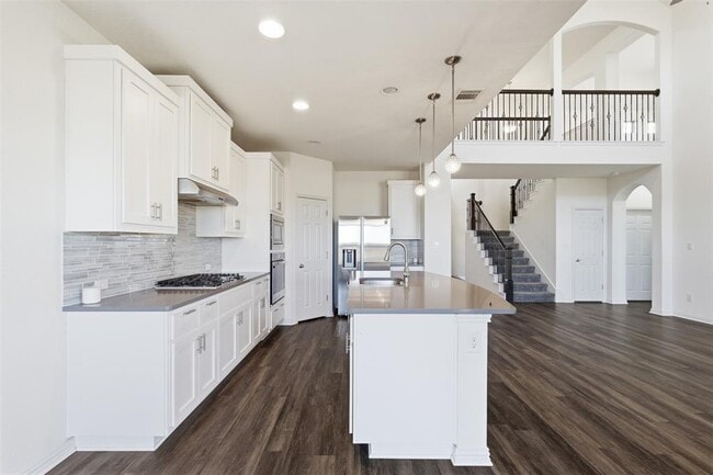 Building Photo - 3200 Hidalgo Loop