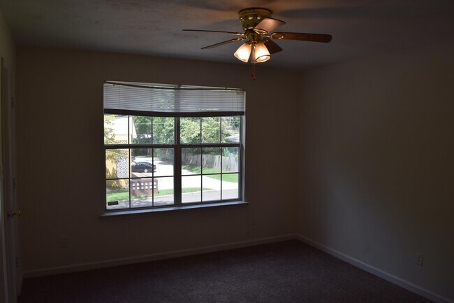 Building Photo - 1811 Pasco St
