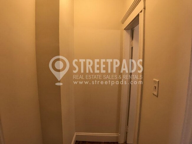 Building Photo - 1 bedroom in Boston MA 02215