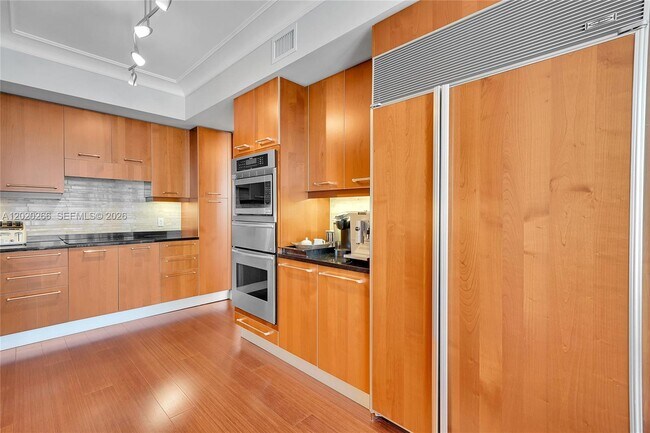 Building Photo - 3101 S Ocean Dr