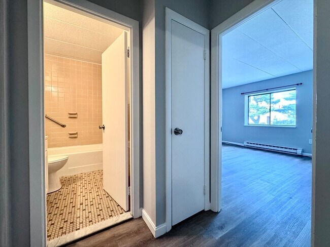 Building Photo - 60 Pleasant St