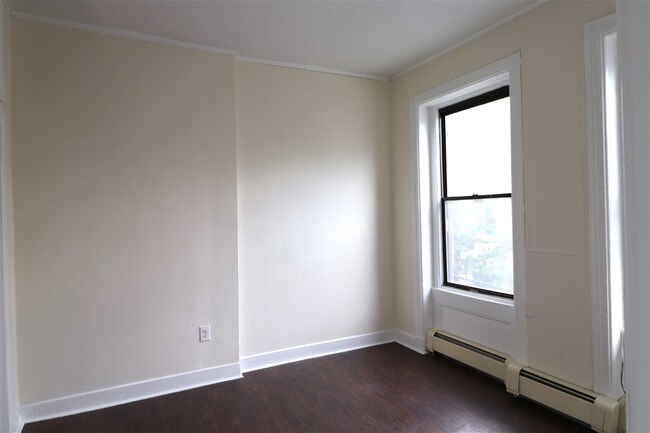Building Photo - 300 Garden St