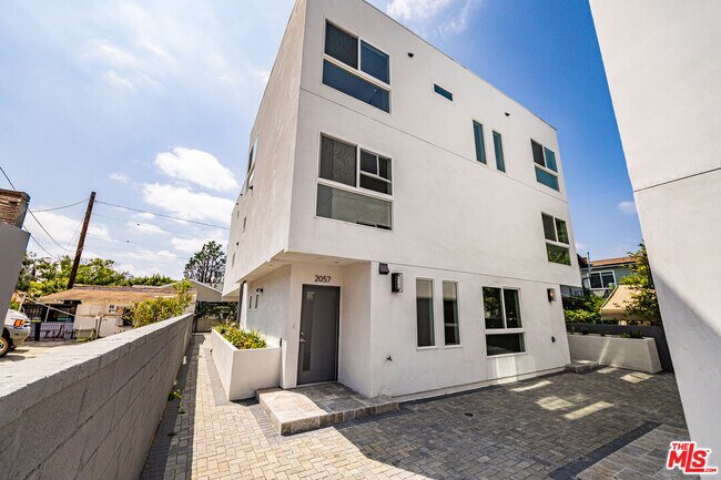 Building Photo - 2057 S Garth Ave