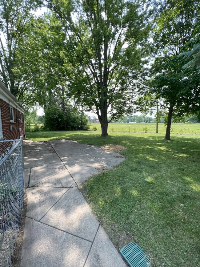 Building Photo - 17639 Dolores St