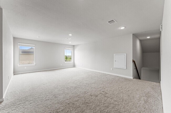 Building Photo - 818 Deerhurst Ln