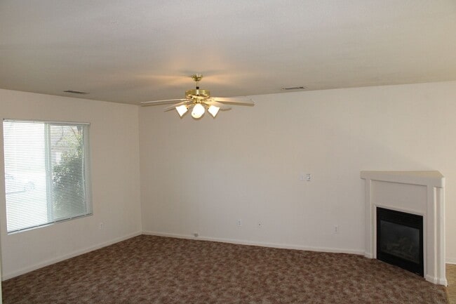 Building Photo - 3 BED 2 BATH HOUSE LOCATED IN THE RAVENWOOD SUBDIVISION IN ANDERSON