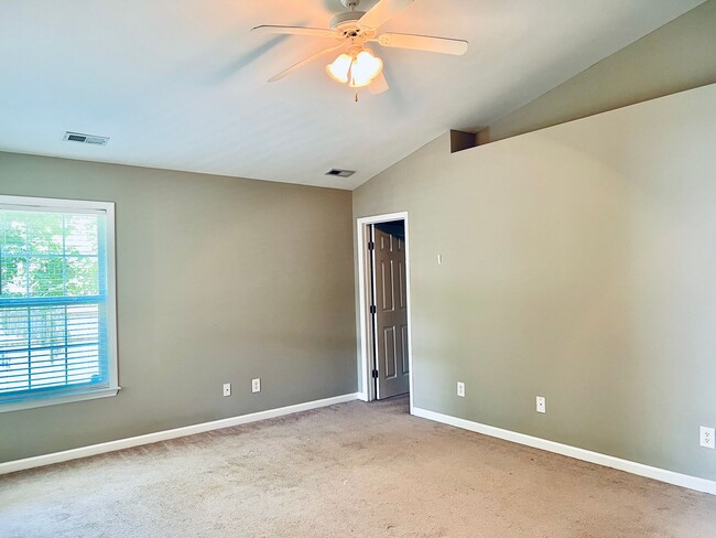 Building Photo - Spacious 3 BR House w/ Fenced Backyard and...