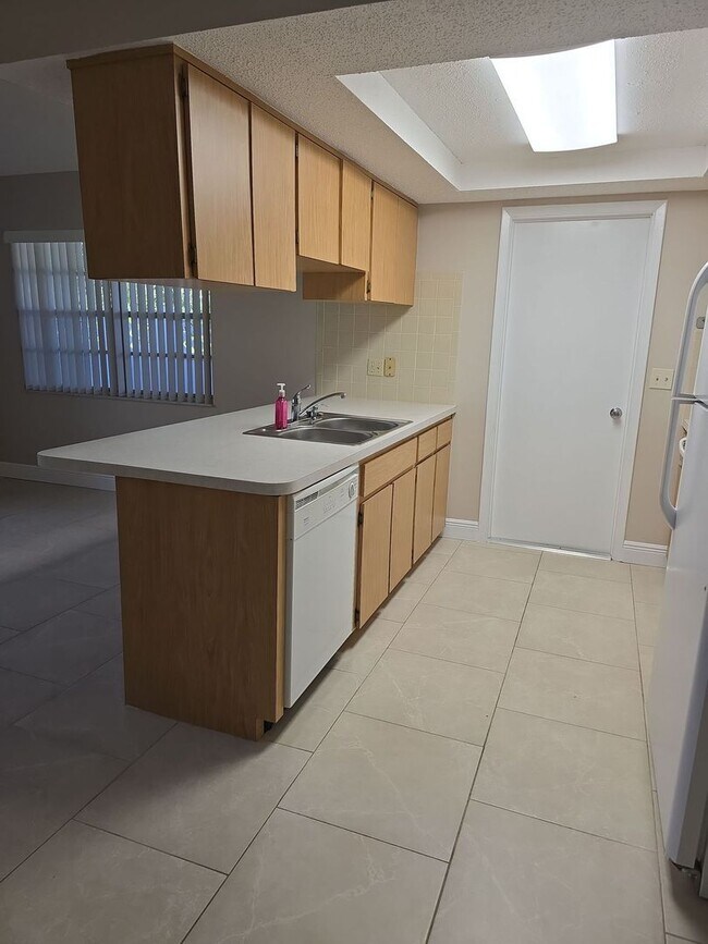 Building Photo - 7251 McGinnes Ct