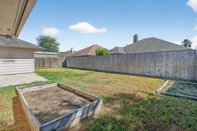 Building Photo - 5933 Brightwood Dr