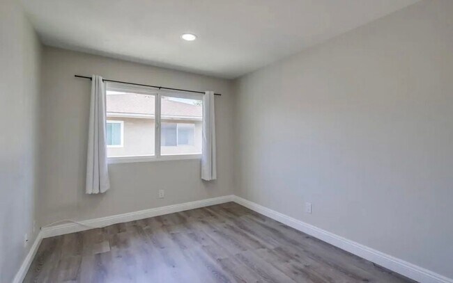 Building Photo - 12115 Wintergreen Dr