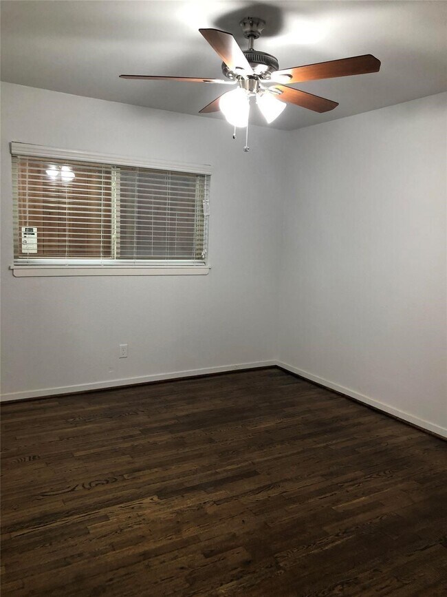 Building Photo - 1114 Joe Annie St